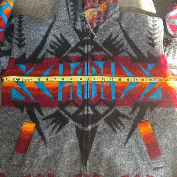 Artesan Hand Made Ecuadorian Wool Hoodie - Picture 10 of 10